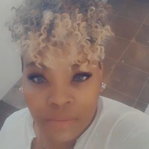 Meet your Posher, Felisha